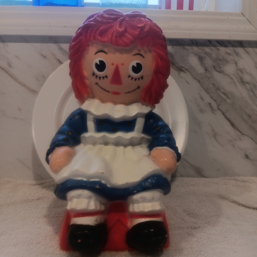Raggedy Ann coin bank.  Vtg.